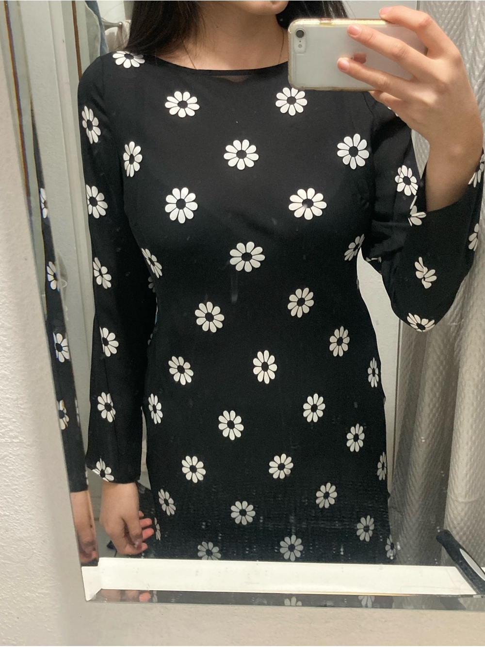 Realisation Par The Cosima Black Mini Dress with White Daisy Print - Picture 5 of 9